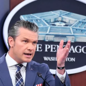 পেন্টাগনের সংবাদ সম্মেলনে নিজেদেরই সংবাদমাধ্যম নিষিদ্ধ