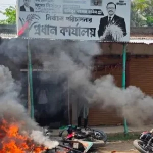 ঈশ্বরদীতে বিএনপির দুই গ্রুপের রক্তক্ষয়ী সংঘর্ষ, আহত অন্তত ৩০