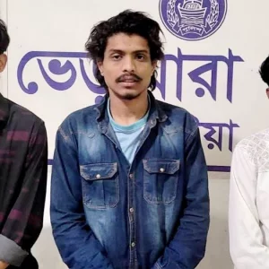 কুষ্টিয়ায় ডাকাতির প্রস্তুতিকালে অস্ত্র-গুলিসহ গ্রেপ্তার ৩