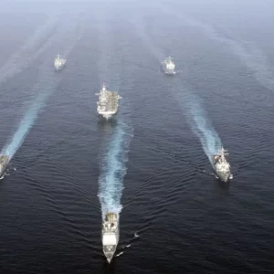 সৌদিতে মার্কিন বিমান ঘাঁটি ও বাহরাইনে পঞ্চম নৌবহরে হামলার দাবি আইআরজিসির