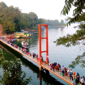 ঈদের ছুটিতে পর্যটকদের পদচারণায় মুখর রাঙ্গামাটি