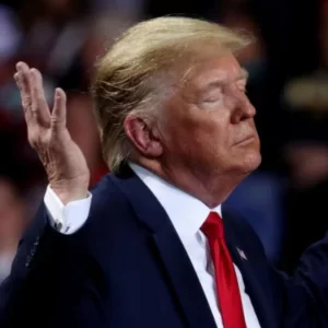 পারমাণবিক অস্ত্র তৈরি বন্ধসহ ১৫ বিষয়ে ইরানের সাথে সমঝোতার দাবি ট্রাম্পের