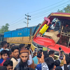 দুই রেলওয়ে কর্মীর বিরুদ্ধে অবহেলাজনিত মৃত্যুর অভিযোগে মামলা