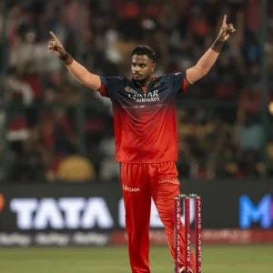 ধর্ষণের দায়ে অভিযুক্ত ভারতীয় পেসারকে আইপিএলে খেলাবে না বেঙ্গালুরু 