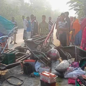 নাটোরে ট্রাক-ইজিবাইকের মুখোমুখি সংঘর্ষে নিহত তিন, আহত ৫