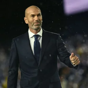 অবশেষে ফ্রান্সের কোচ হচ্ছেন জিনেদিন জিদান