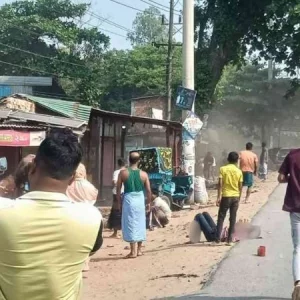 চট্টগ্রামে অটোরিকশায় মাইক্রোবাসের ধাক্কা, নিহত ২