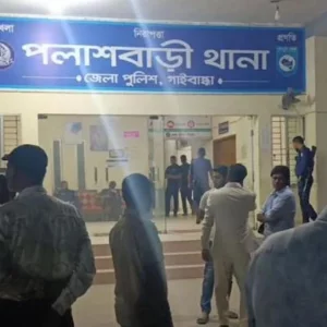 থানায় ঢুকে ওসিসহ ৭ পুলিশকে পেটালেন জামায়াতের নেতাকর্মীরা