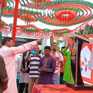 হট্টগোলে চাঁপাইনবাবগঞ্জে মুক্তিযোদ্ধাদের সংবর্ধনা অনুষ্ঠান পণ্ড