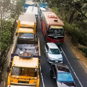 ঢাকা-চট্টগ্রাম মহাসড়কে তীব্র যানজট, ভোগান্তিতে যাত্রীরা