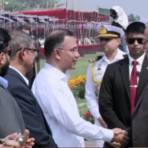 স্বাধীনতা দিবসের বর্ণাঢ্য কুচকাওয়াজে উপস্থিত রাষ্ট্রপতি ও প্রধানমন্ত্রী