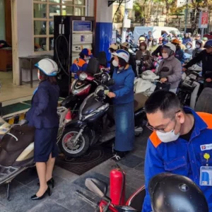 তেলের বাজার স্থিতিশীল রাখতে জ্বালানি কর স্থগিত করলো ভিয়েতনাম