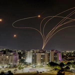 দোকান-রেস্তোরাঁর বিল না দিতে ইরানি হামলার অপেক্ষায় থাকেন ইসরায়েলিরা!