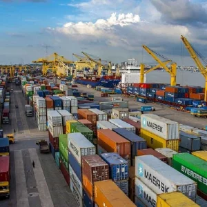 ৩০ হাজার টন জ্বালানি তেল নিয়ে চট্টগ্রাম বন্দরে বিদেশি ট্যাংকার