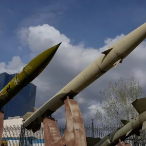 ইরানে পারমাণবিক বোমা তৈরির দাবি জোরালো হচ্ছে