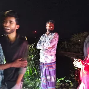 বাসের তেল শেষ, ট্রেনে কাটা পড়ল লাইনে বসা ৫ যাত্রী