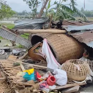 ১০ মিনিটের শিলাবৃষ্টিতে লণ্ডভণ্ড লালমনিরহাটের ৫ উপজেলা