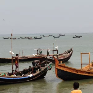 টেকনাফে ১৩ জেলেকে ধরে নিয়ে গেছে আরাকান আর্মি