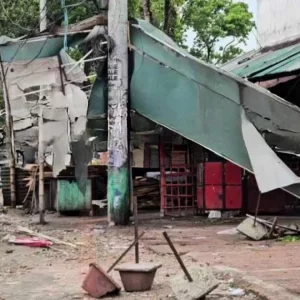 পঞ্চগড়ে শিলাবৃষ্টি ও কালবৈশাখীতে লন্ডভন্ড ঘরবাড়ি, প্রাণ গেল ১ জনের