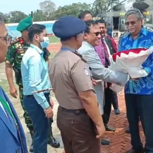 চার দিনের সফরে নিজ জেলা পাবনায় গেলেন রাষ্ট্রপতি