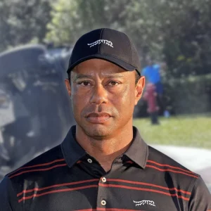 মদ্যপ হয়ে গাড়ি চালানোর সন্দেহে টাইগার উডস গ্রেপ্তার