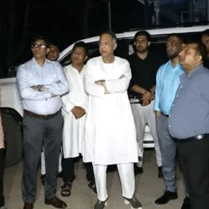 গভীর রাতে বাঘাবাড়ী অয়েল ডিপোতে জ্বালানিমন্ত্রী