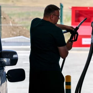 পেট্রোল রপ্তানি বন্ধ করতে যাচ্ছে রাশিয়া