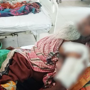 জেল পুলিশের বিরুদ্ধে বৃদ্ধকে কুপিয়ে জখমের অভিযোগ