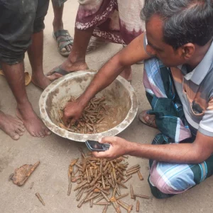 নওগাঁয় মাটির নিচে মিলল ৩২৫ রাউন্ড রাইফেলের গুলি