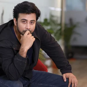 ‘দম’-এ টিকে থাকার লড়াই, ভিন্নরূপে আফরান নিশো