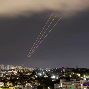 ইসরায়েলে একযোগে ইরান–হিজবুল্লাহর হামলা, ১০০ শহরে বেজে উঠলো সাইরেন