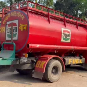 সাতক্ষীরায় ৭ হাজার লিটার পেট্রোল জব্দ, আটক ৫