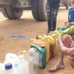 ভোর থেকে দুপুর পর্যন্ত অপেক্ষা করেও অনেকেই ফিরলেন তেল না পেয়ে