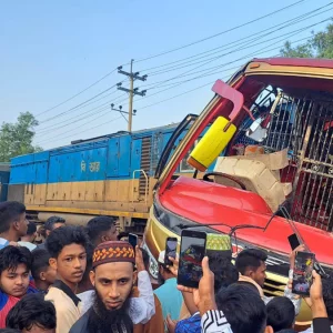 কুমিল্লায় ট্রেন-বাস সংঘর্ষে ১২ জন নিহতের ঘটনায় তদন্ত প্রতিবেদন জমা