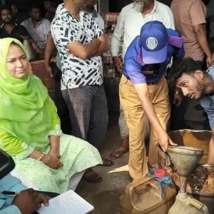 দোকানের তালা ভেঙে ৫৬০০ লিটার জ্বালানি তেল জব্দ, খোলাবাজারে বিক্রি