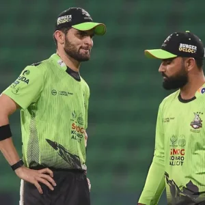 বল টেম্পারিংয়ের দায়ে ফখর জামান ২ ম্যাচ নিষিদ্ধ