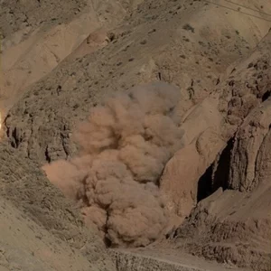 মার্কিন কমান্ড সেন্টারে ইরানের মুহুর্মুহু হামলা