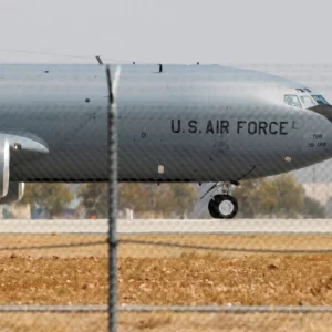 মার্কিন যুদ্ধবিমানের জন্য আকাশসীমা বন্ধ করলো স্পেন