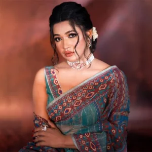 নিজের সিনেমার টিকিট না পেয়ে ‘প্রেসার কুকার’ দেখলেন বাঁধন