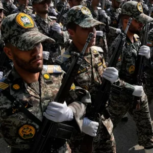 আরব আমিরাতে ইরানের অতর্কিত ড্রোন-ক্ষেপণাস্ত্র হামলা 