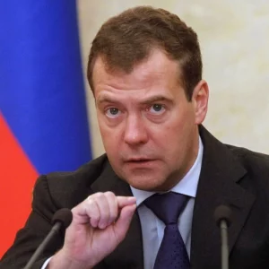 ইরানে ‘পারমাণবিক’ হামলা অনিবার্য: দিমিত্রি মেদভেদেভ