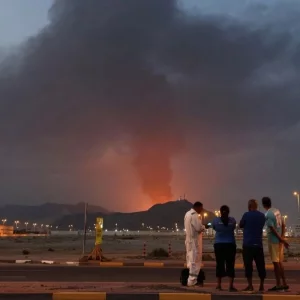 যুদ্ধের প্রভাব পড়েছে দুবাই ও আবুধাবির শেয়ারবাজারে, হারিয়েছে ১২০ বিলিয়ন ডলার