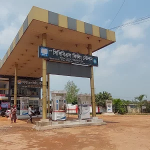 ড্রামে তেল না দেওয়ায় ফিলিং স্টেশনে হামলা, অনির্দিষ্টকালের ধর্মঘট