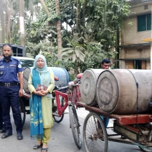 ব্যবসায়ীর ঘরে মিললো ৫৮০ লিটার ডিজেল