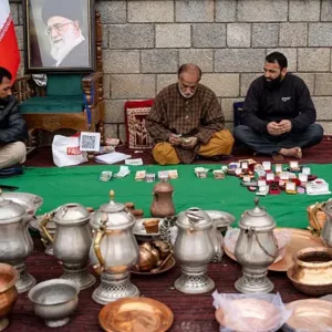 ইরানিদের জন্য গয়না-বাসনপত্রের মতো সাহায্য তুলছে ভারতীয়রা 