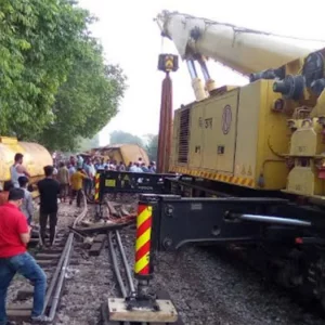 হবিগঞ্জে ট্রেন লাইনচ্যুতির ঘটনায় তেল লুট ঠেকাতে বিজিবি মোতায়েন