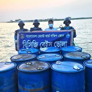 ভোলায় ২ হাজার লিটার অবৈধ জ্বালানি তেলসহ দুই চোরাকারবারি আটক