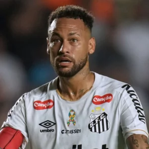 জয়ের রাতেও রেফারির ওপর ক্ষুব্ধ নেইমার