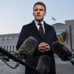 ট্রাম্পের কড়া সমালোচনায় ফরাসি প্রেসিডেন্ট 