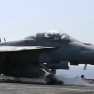 পাইলট উদ্ধারে অভিযান: ব্যাপক হামলার মুখে মার্কিন যুদ্ধবিমান-হেলিকপ্টার